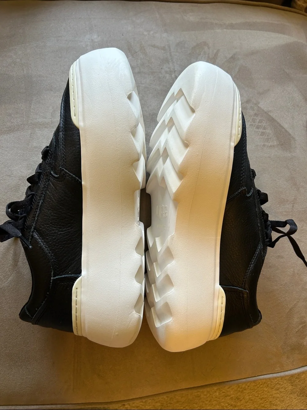 UGG Marin Mega Lace Platform Sneakers size 9.5